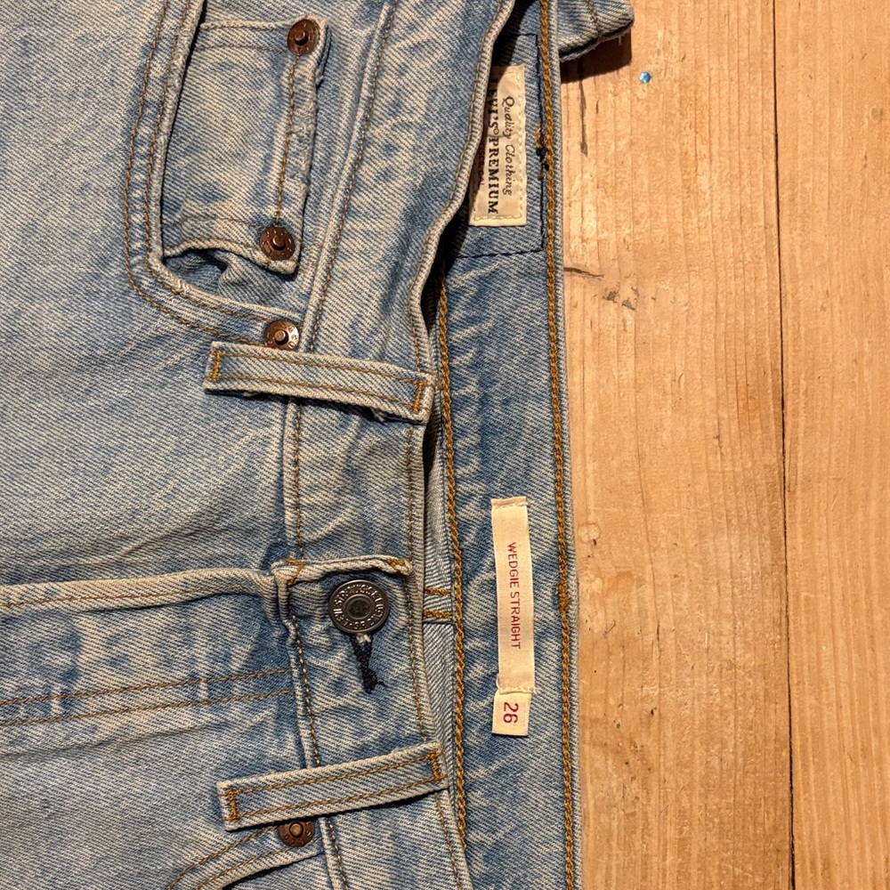 Levi's Classic Wedgie Straight Light Blue Straight Jeans size 26 - Picture 3 of 5